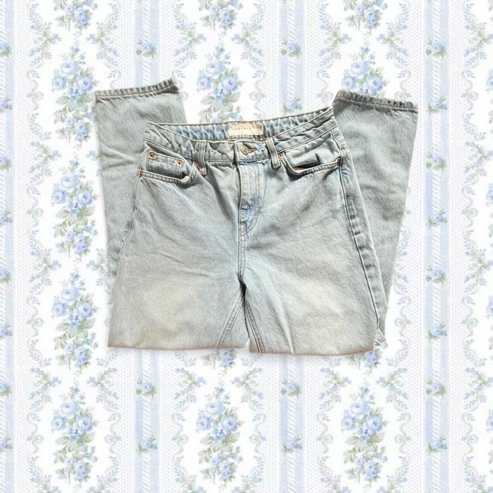 TOPSHOP Women's 26x28 High-waisted straight-leg light wash distressed mom jeans